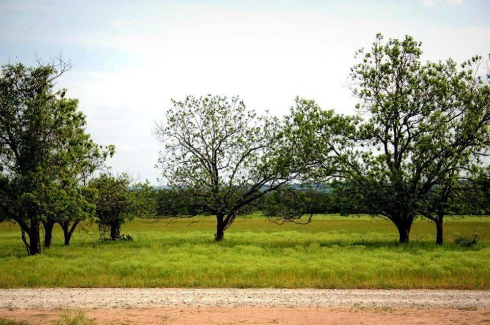 The B&B'S Of Monarc Ranch Luckenbach Exterior photo